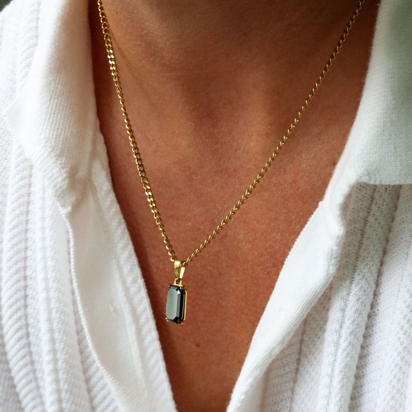 strong VOID necklace-